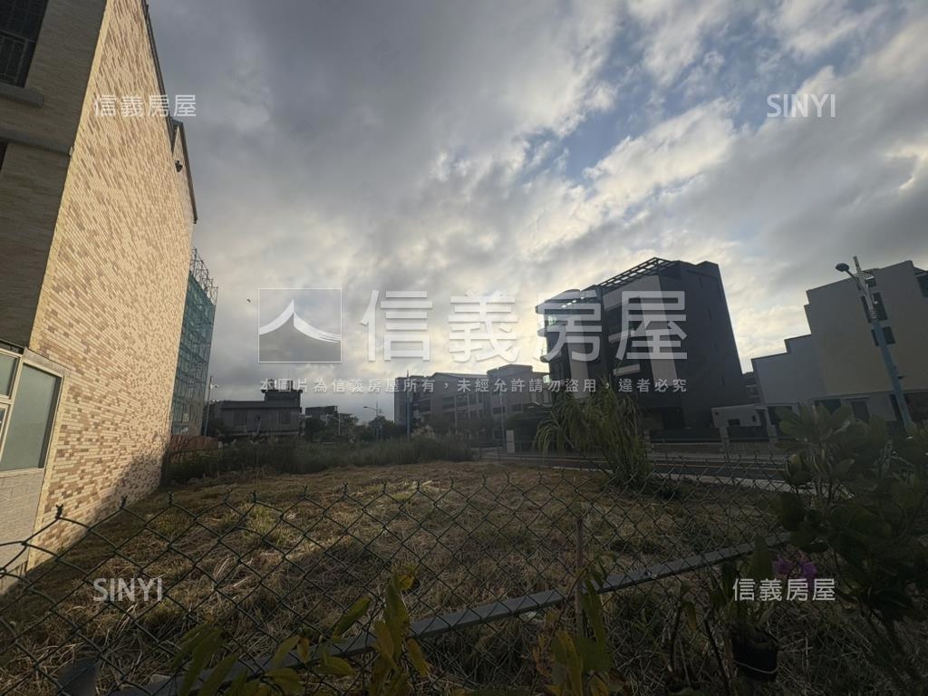 芎林重劃區角地房屋室內格局與周邊環境