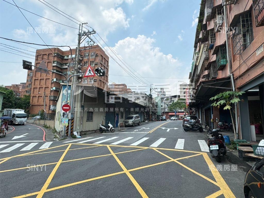 盛溪三房車位房屋室內格局與周邊環境