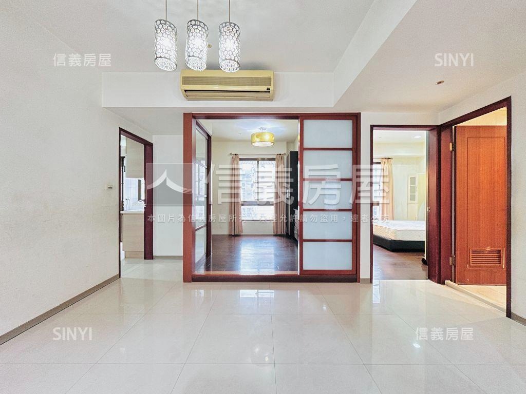 風尚２期高樓３房車位房屋室內格局與周邊環境