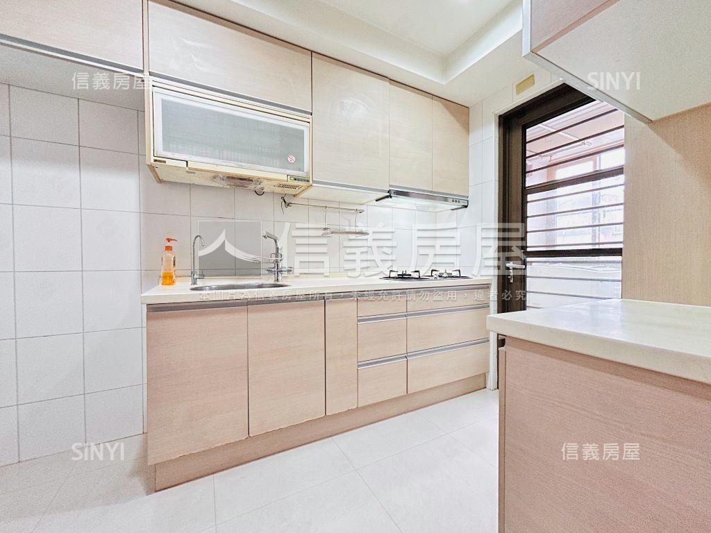 風尚２期高樓３房車位房屋室內格局與周邊環境