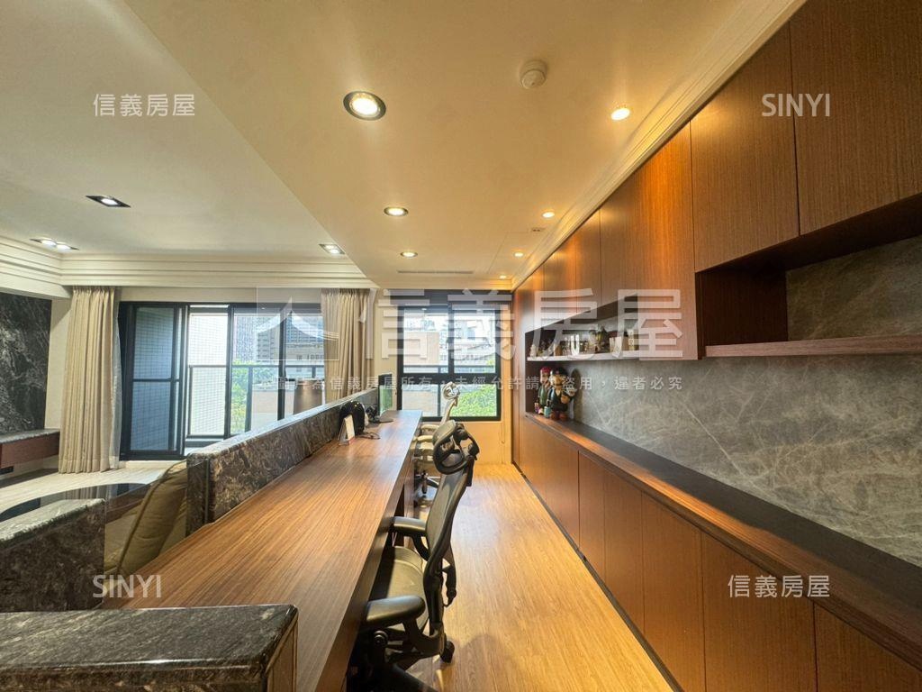 前金亞灣大三房雙平車豪邸房屋室內格局與周邊環境