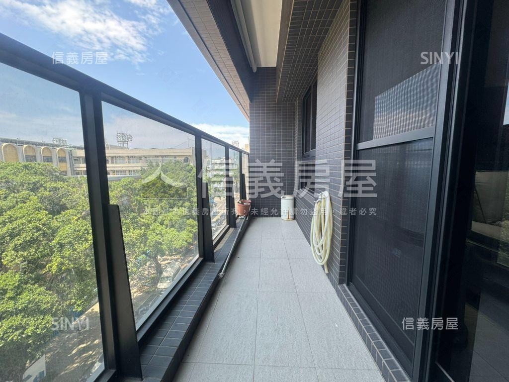 前金亞灣大三房雙平車豪邸房屋室內格局與周邊環境