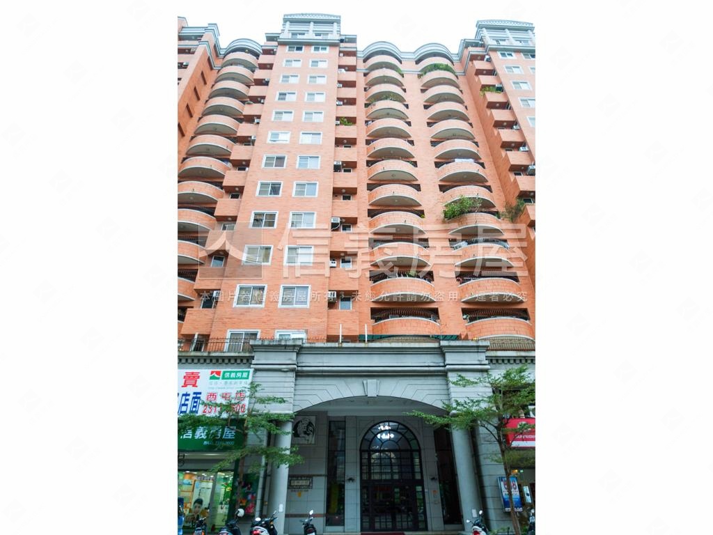 專任鄉林法國四房雙平車房屋室內格局與周邊環境