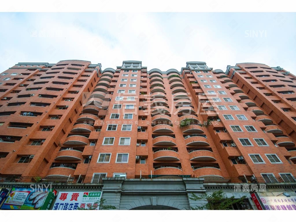 專任鄉林法國四房雙平車房屋室內格局與周邊環境