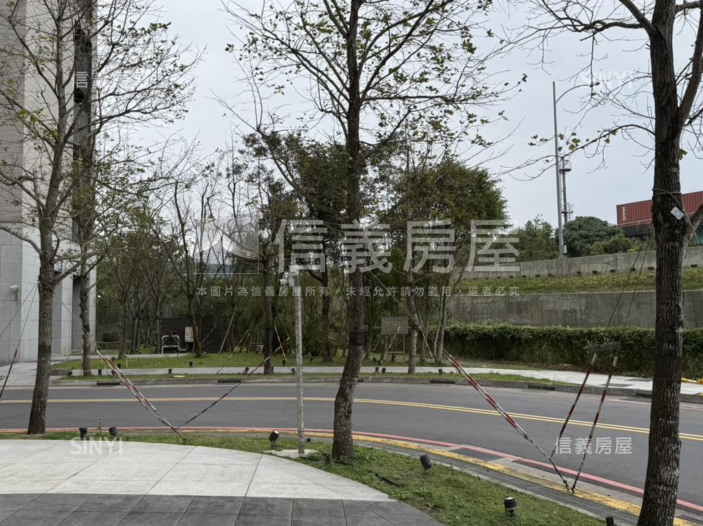 半島稀有１房房屋室內格局與周邊環境