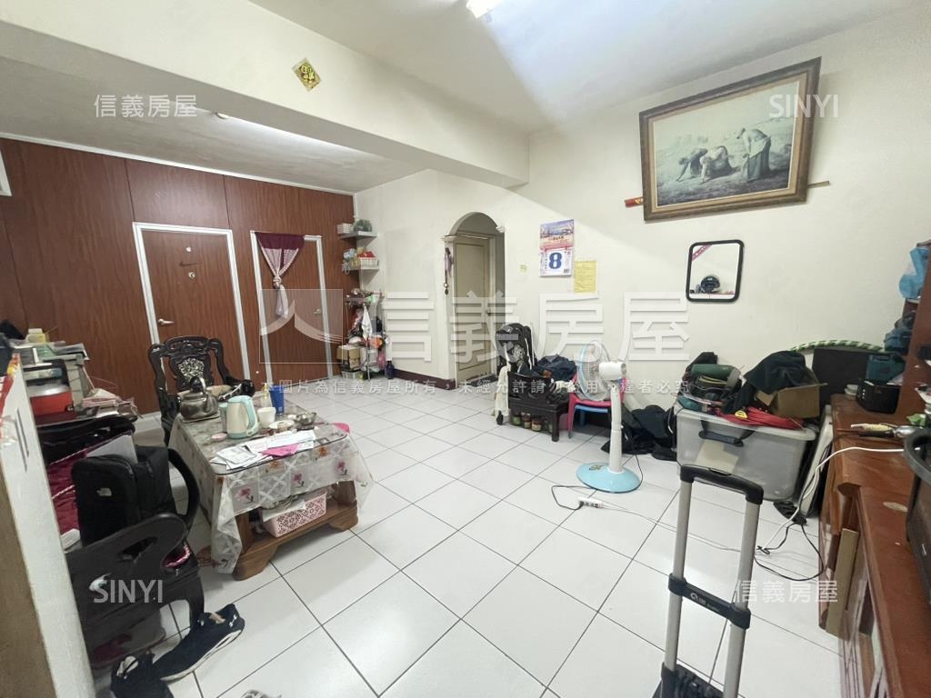 明德方正華廈４房房屋室內格局與周邊環境