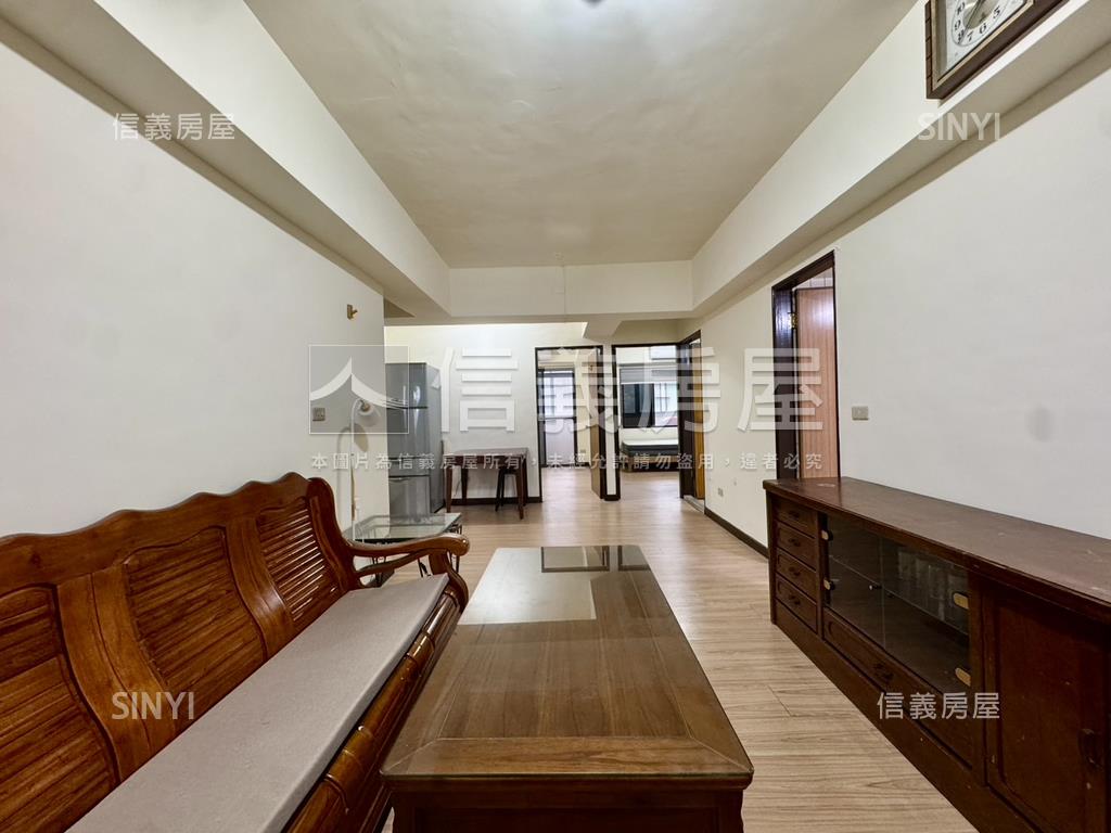 台企後棟萬芳捷運電梯三房房屋室內格局與周邊環境