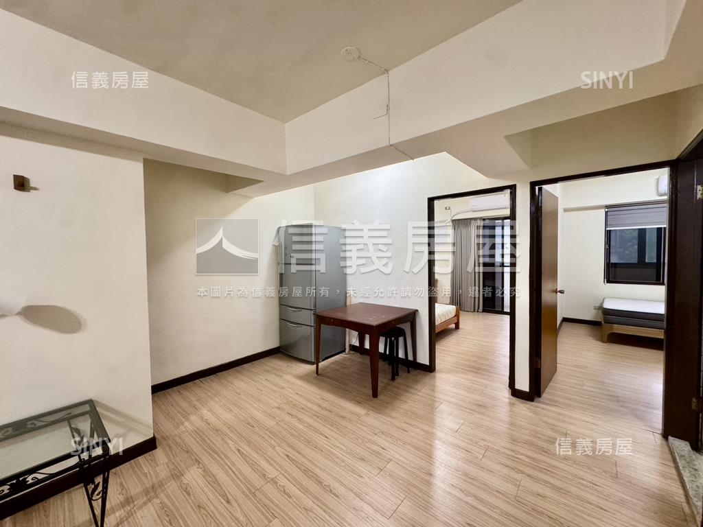 台企後棟萬芳捷運電梯三房房屋室內格局與周邊環境