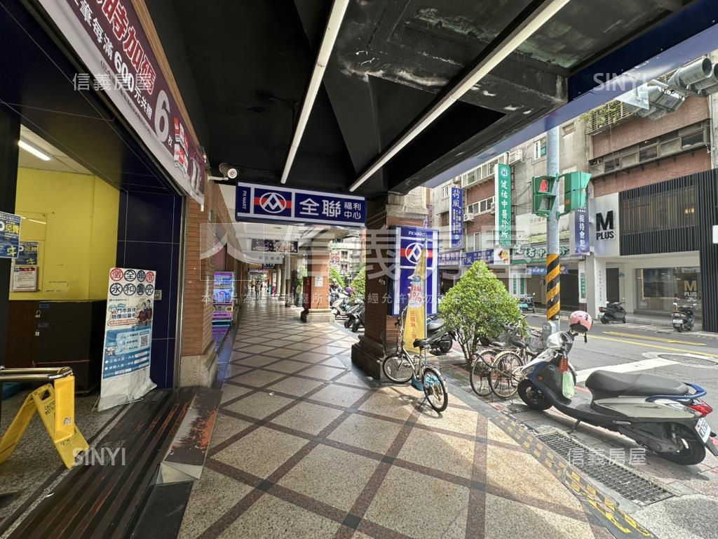 區公所低總邊間二樓大空間房屋室內格局與周邊環境