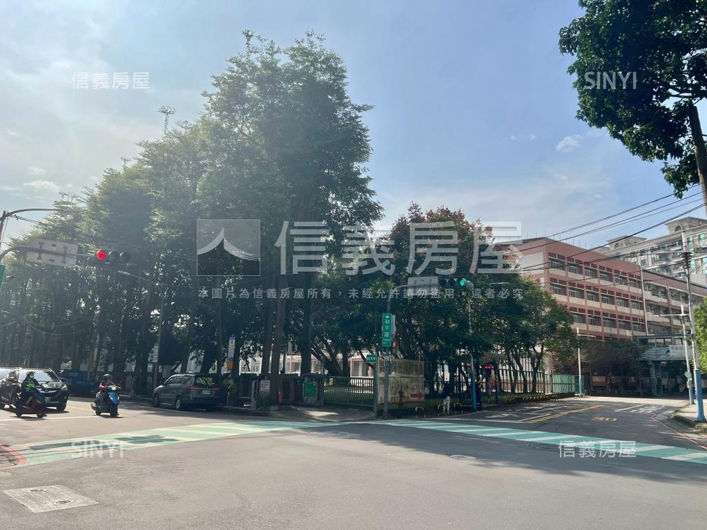 金蛇吐寶重慶國小旁金店面房屋室內格局與周邊環境