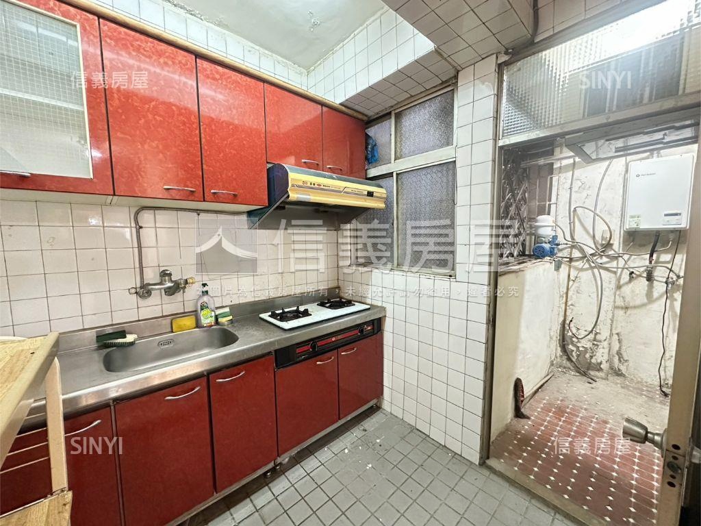 北區育德園道大三房四陽台房屋室內格局與周邊環境