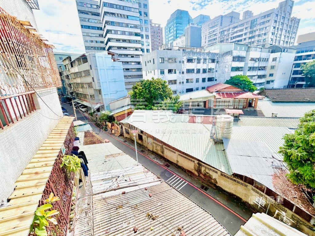 北區育德園道大三房四陽台房屋室內格局與周邊環境