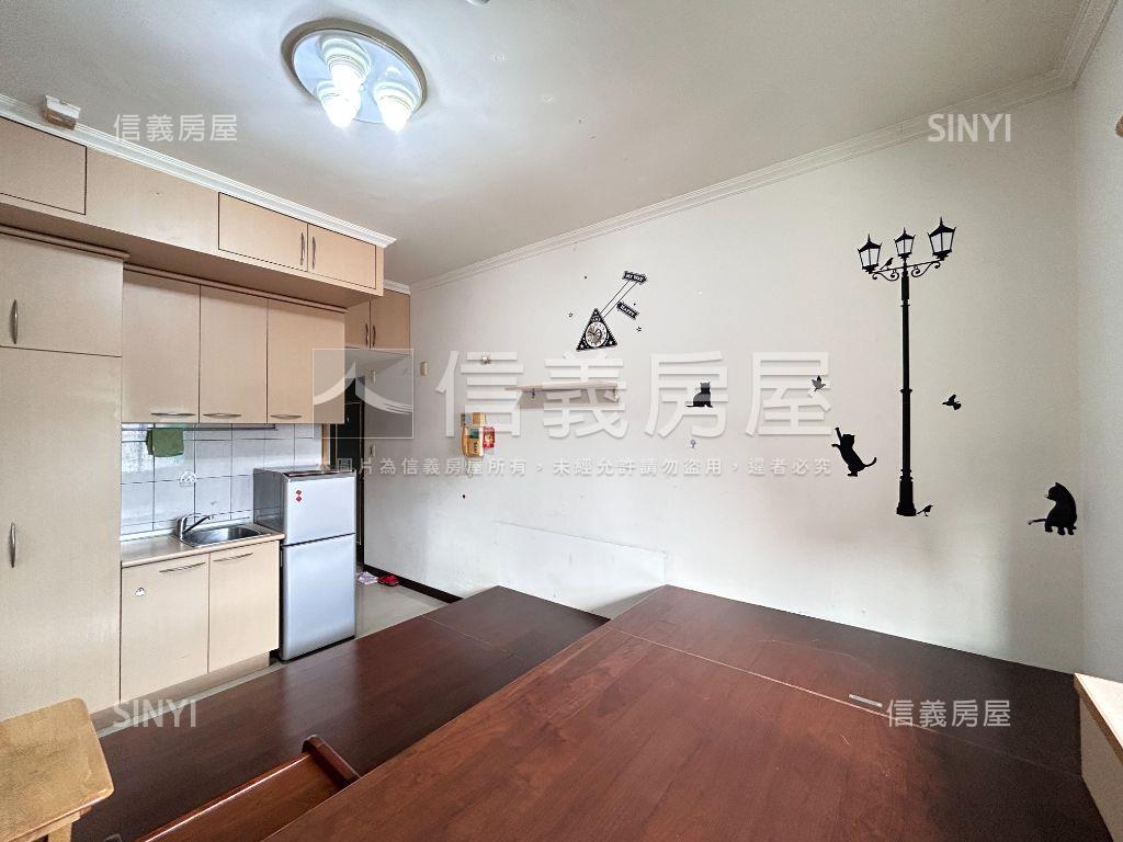 地球村邊間美宅房屋室內格局與周邊環境