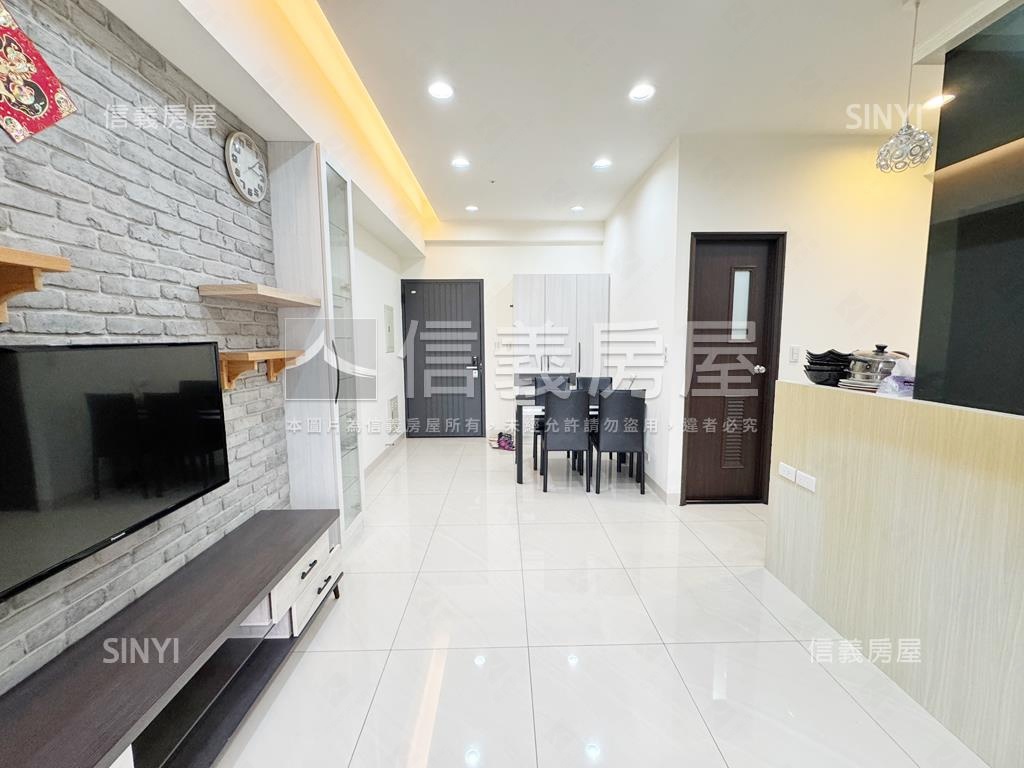 晴天樹高樓兩房兩衛附平車房屋室內格局與周邊環境