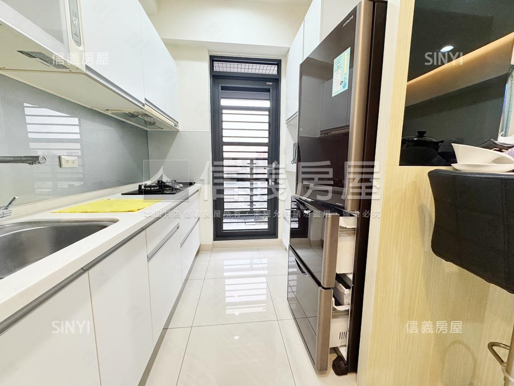 晴天樹高樓兩房兩衛附平車房屋室內格局與周邊環境