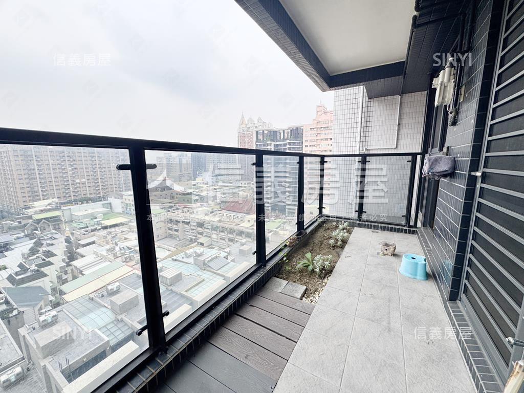 晴天樹高樓兩房兩衛附平車房屋室內格局與周邊環境