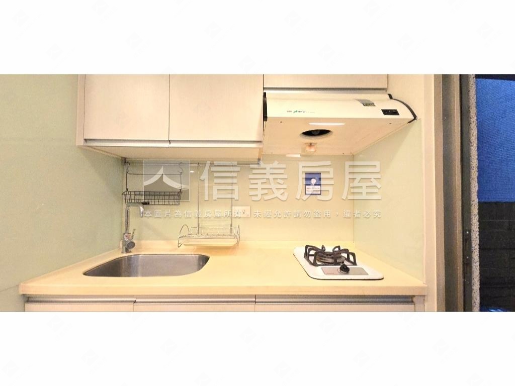 ＬＶ近松山捷運高樓房屋室內格局與周邊環境