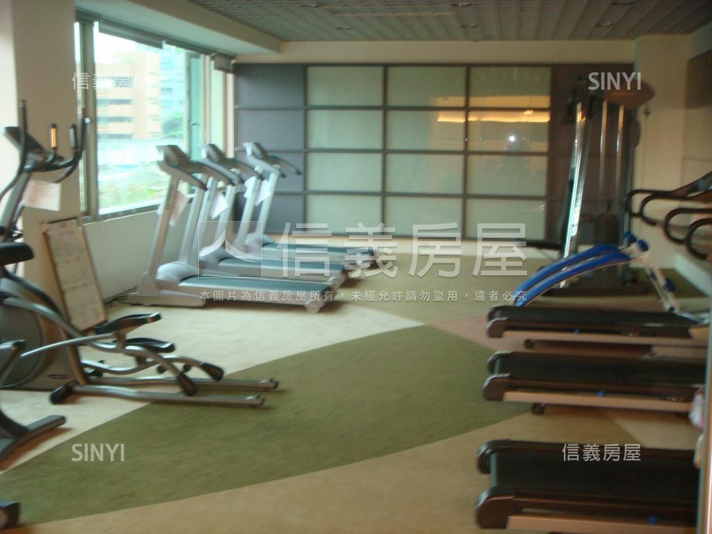 ＬＶ近松山捷運高樓房屋室內格局與周邊環境