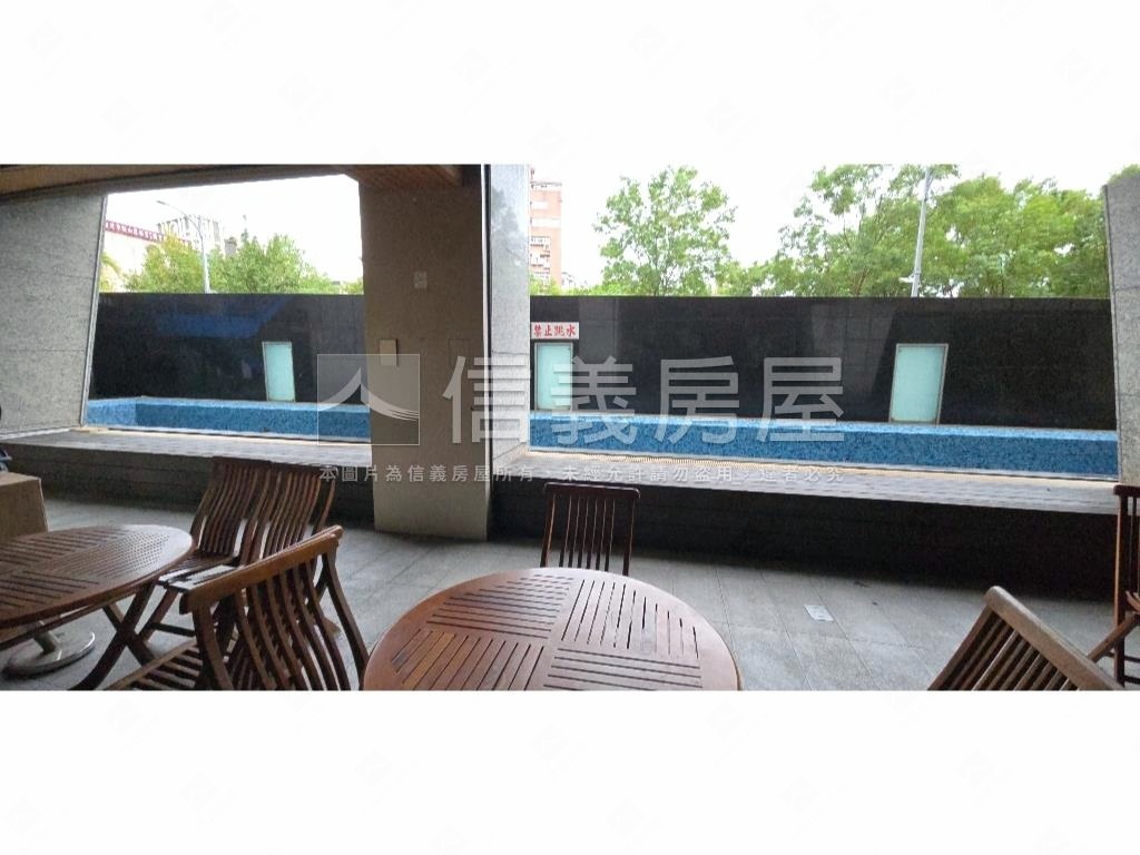 ＬＶ近松山捷運高樓房屋室內格局與周邊環境