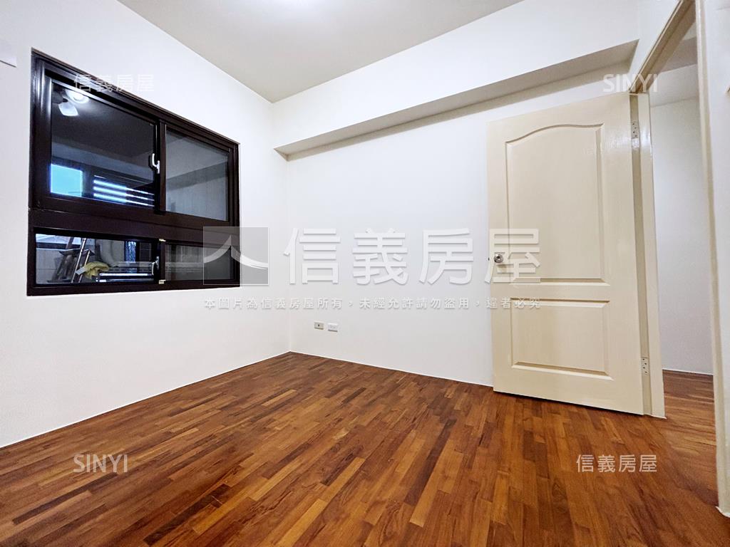 稀有賞自由面公園四房平車房屋室內格局與周邊環境