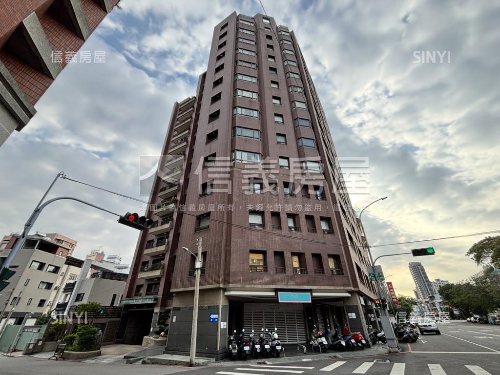 稀有賞自由面公園四房平車房屋室內格局與周邊環境