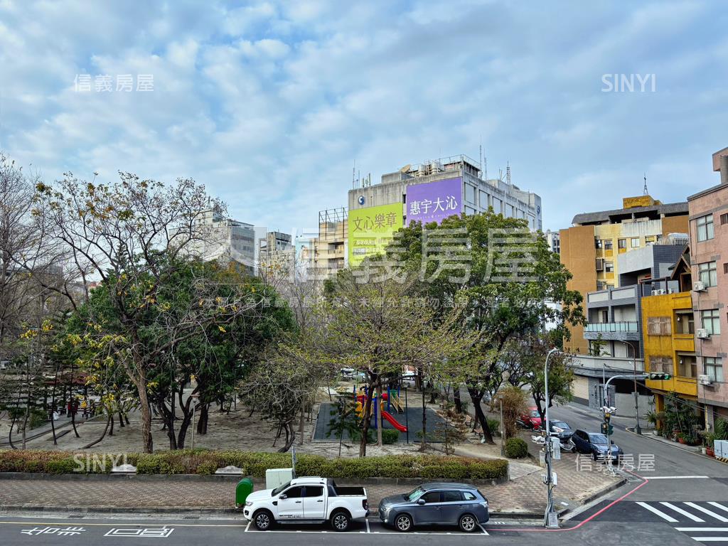 稀有賞自由面公園四房平車房屋室內格局與周邊環境