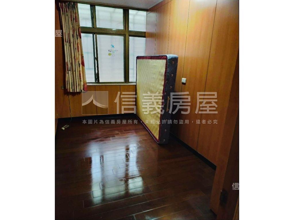 建國路近大成國中五房透天房屋室內格局與周邊環境