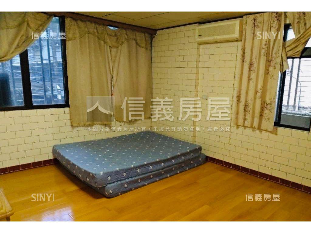 建國路近大成國中五房透天房屋室內格局與周邊環境