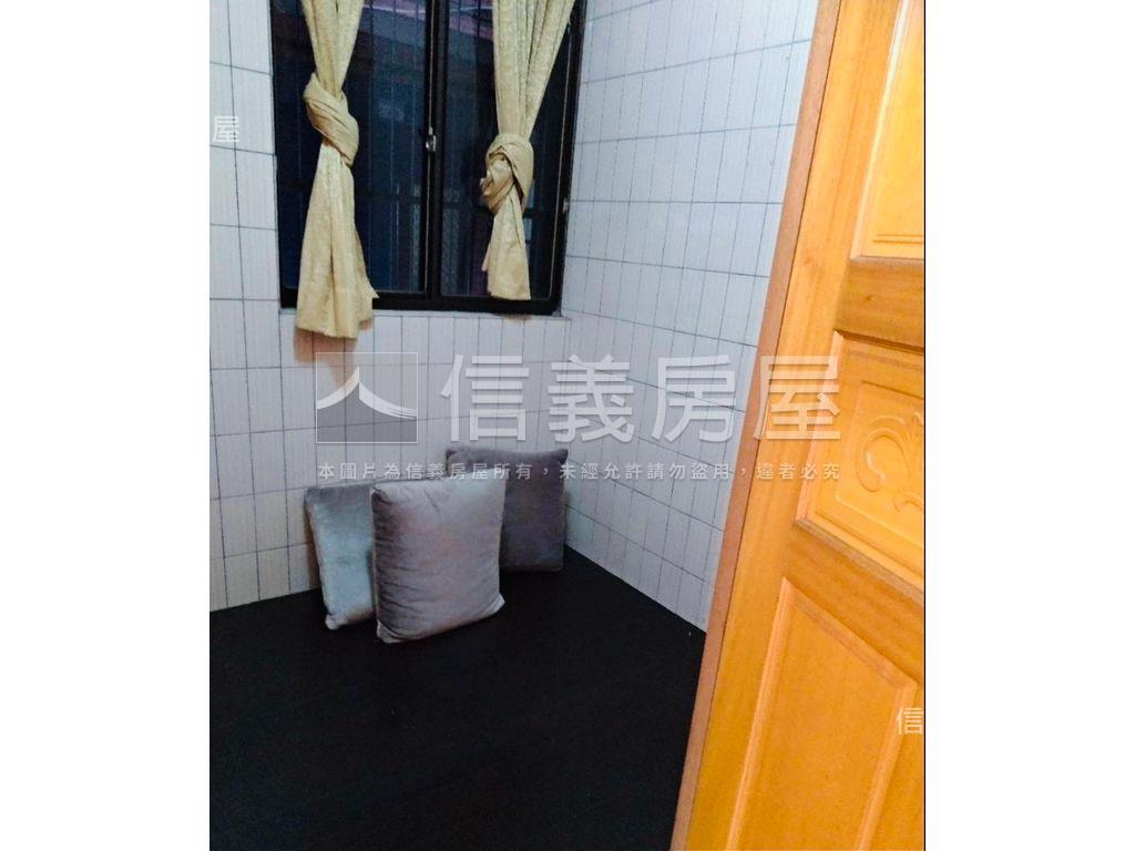 建國路近大成國中五房透天房屋室內格局與周邊環境