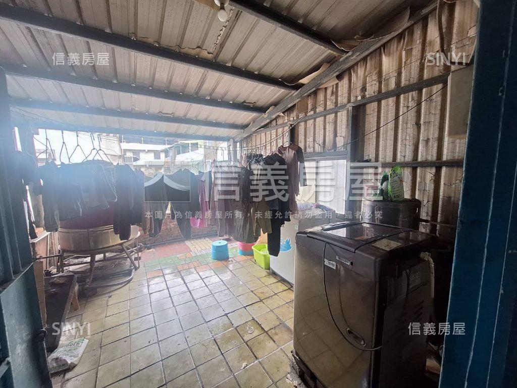 建國路近大成國中五房透天房屋室內格局與周邊環境