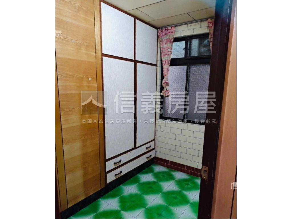 建國路近大成國中五房透天房屋室內格局與周邊環境