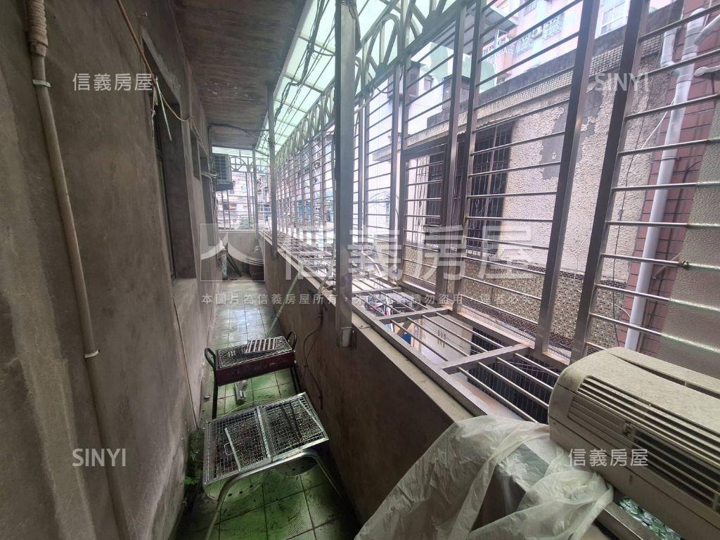 建國路近大成國中五房透天房屋室內格局與周邊環境