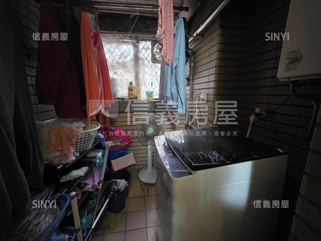 凡爾賽邊間兩房中庭戶房屋室內格局與周邊環境