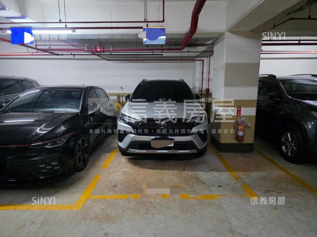 凡爾賽邊間兩房中庭戶房屋室內格局與周邊環境