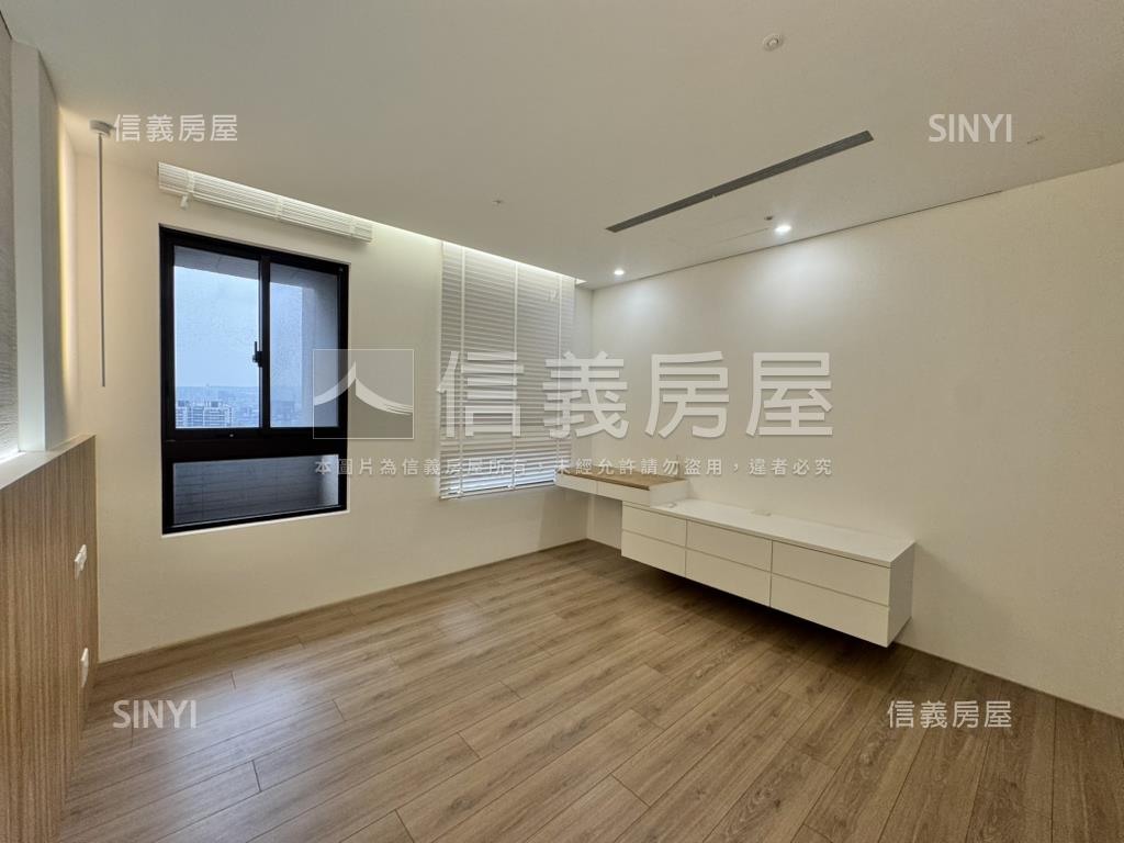 八期三房雙平車高樓視野戶房屋室內格局與周邊環境