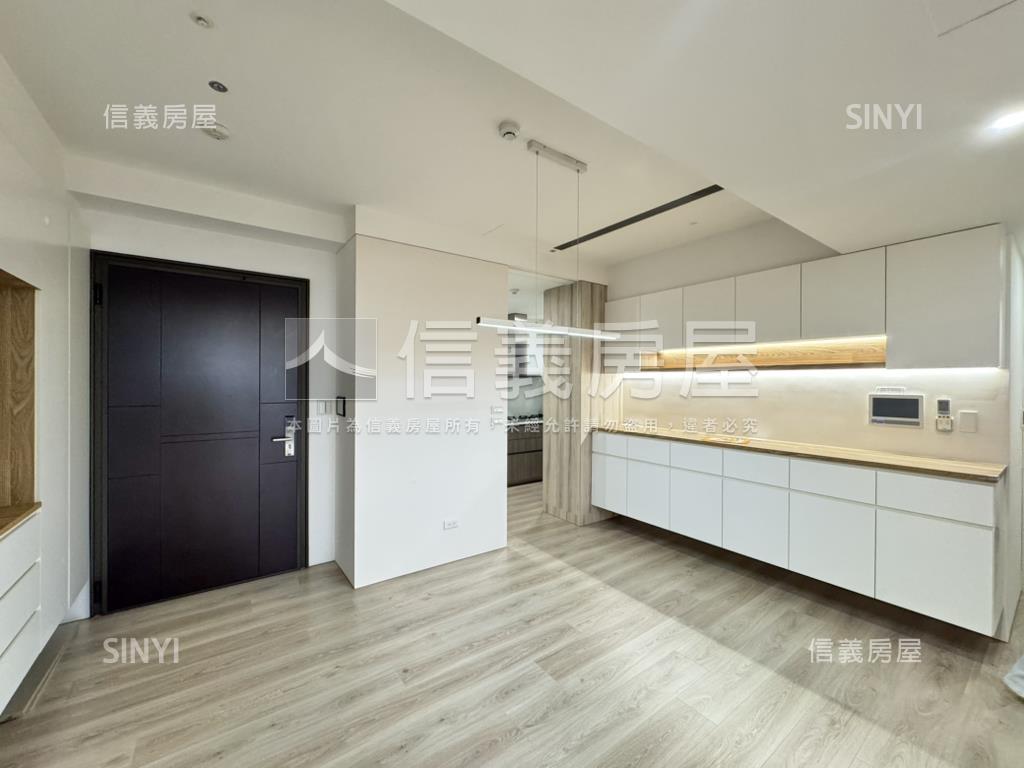 八期三房雙平車高樓視野戶房屋室內格局與周邊環境