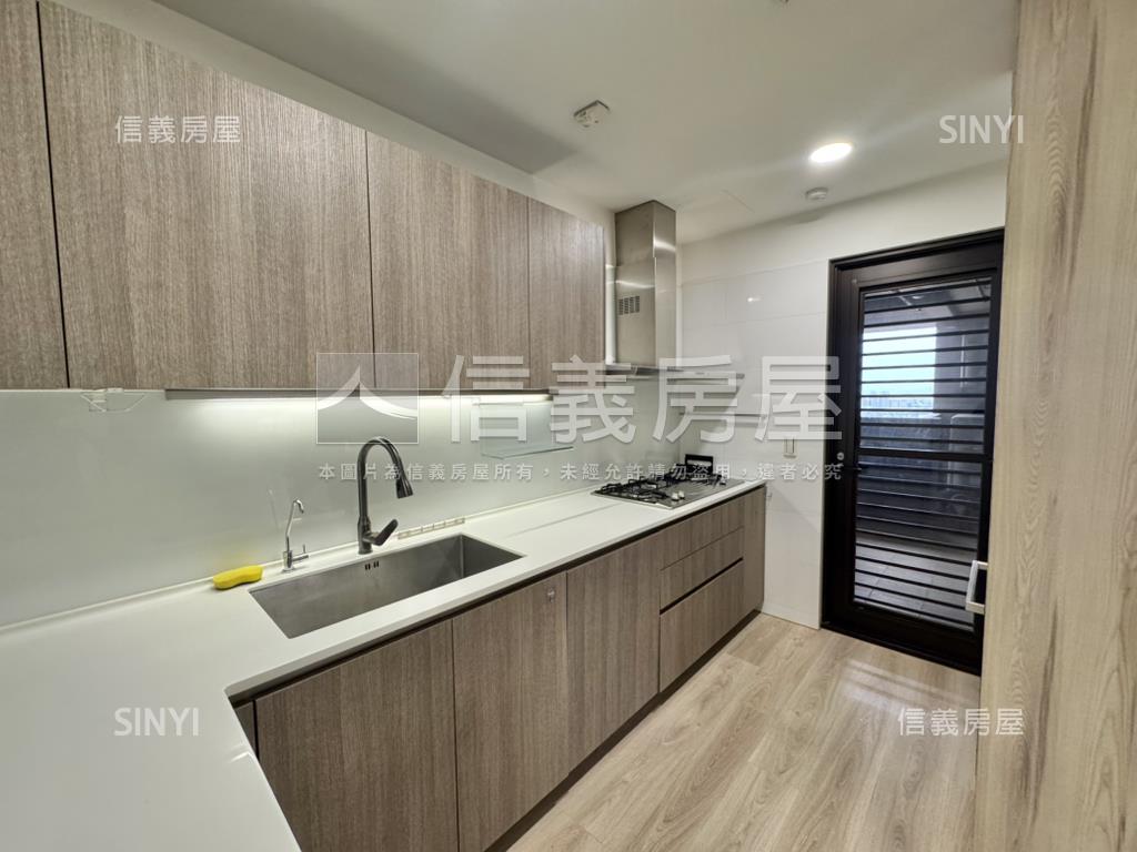 八期三房雙平車高樓視野戶房屋室內格局與周邊環境