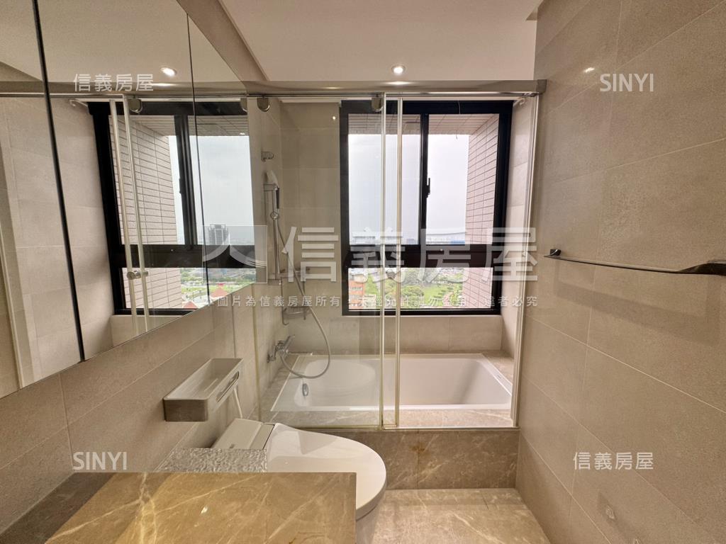 八期三房雙平車高樓視野戶房屋室內格局與周邊環境