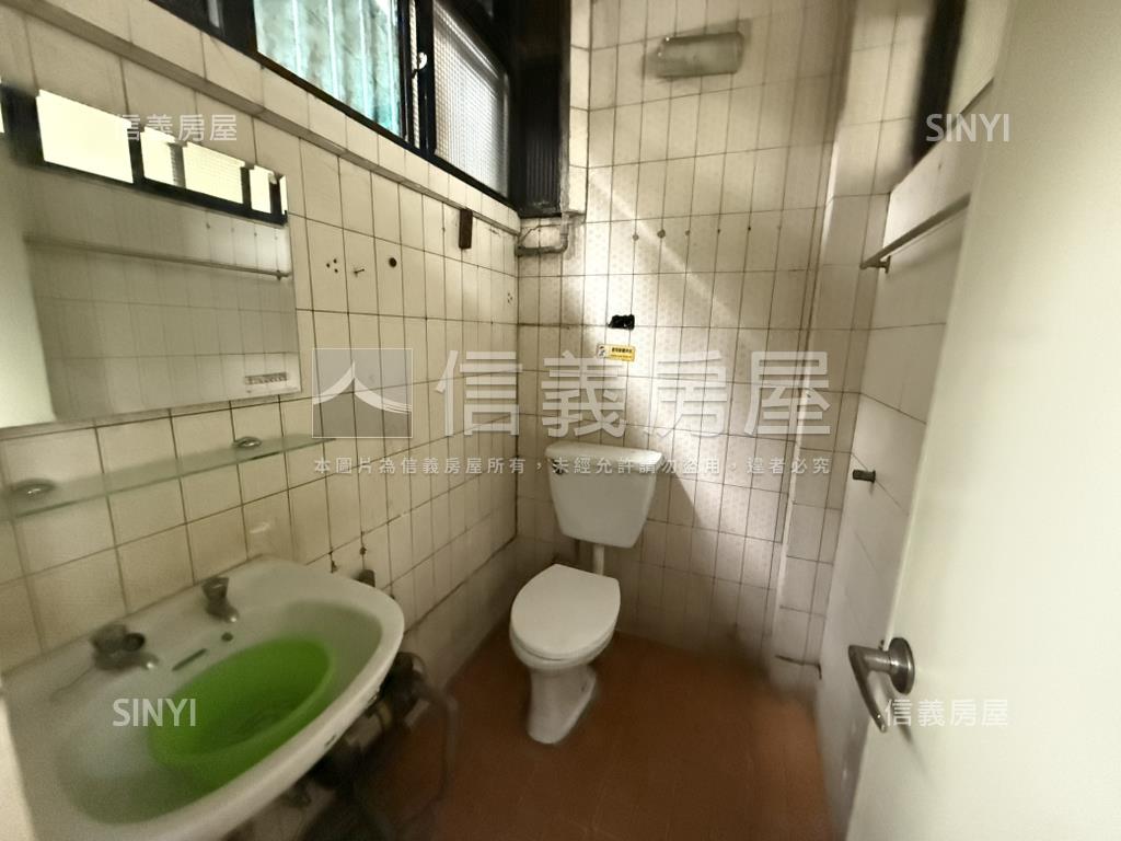 萬大賺錢金店面房屋室內格局與周邊環境