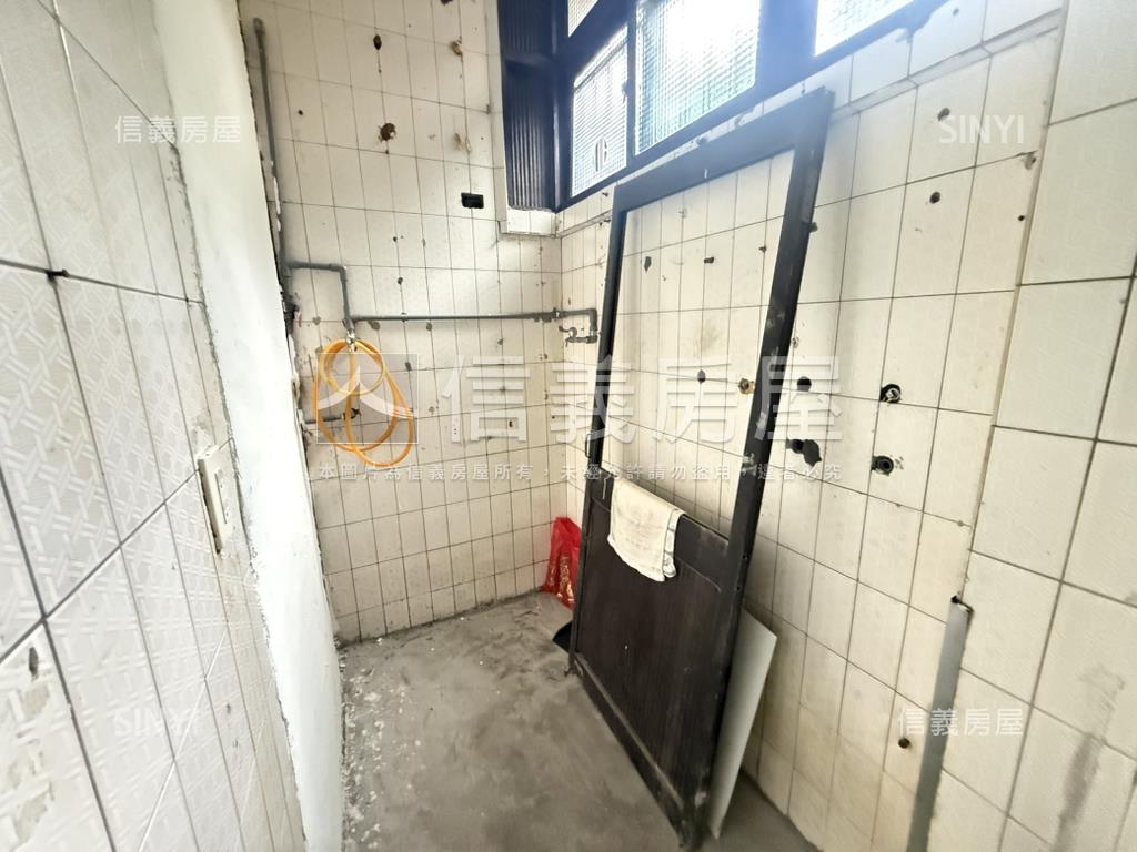 萬大賺錢金店面房屋室內格局與周邊環境