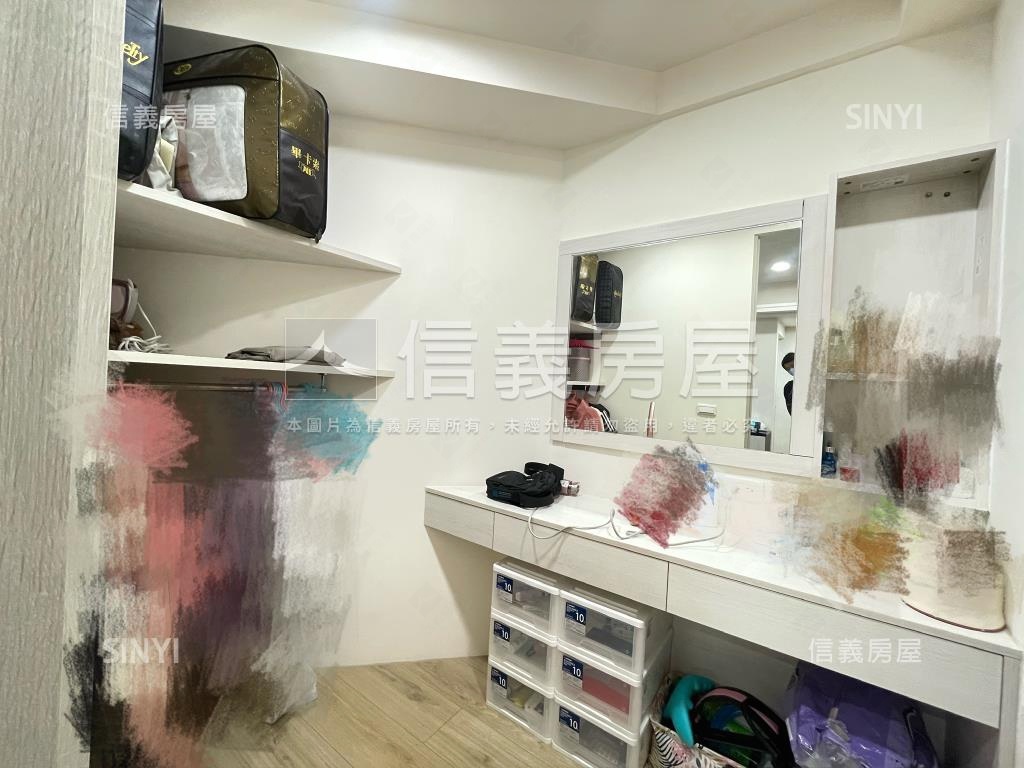 邊間裝潢公園美宅房屋室內格局與周邊環境