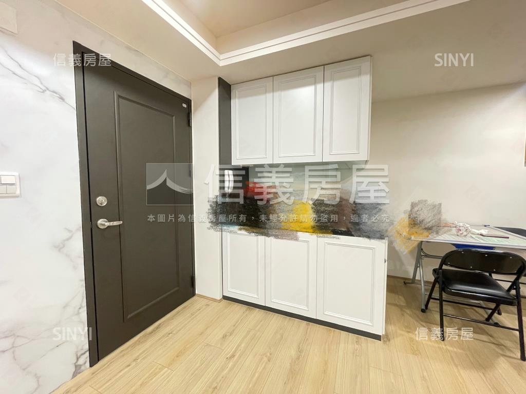 邊間裝潢公園美宅房屋室內格局與周邊環境