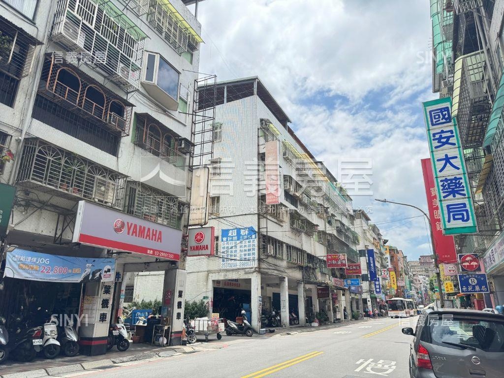 國泰建設蓋的漂亮公寓二樓房屋室內格局與周邊環境