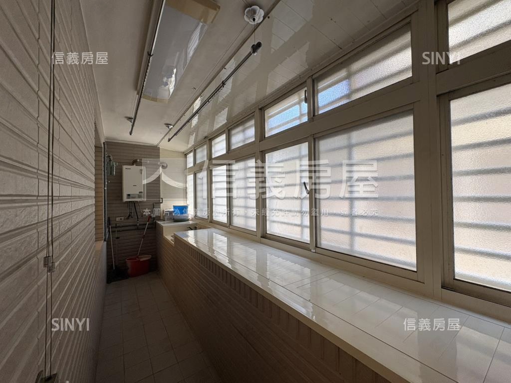 專任低總美裝邊間三房美寓房屋室內格局與周邊環境