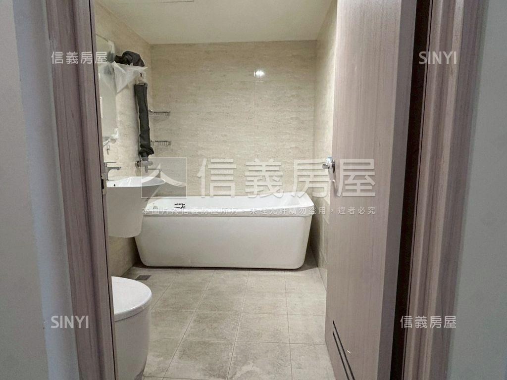 亞灣愛河畔景觀美宅房屋室內格局與周邊環境
