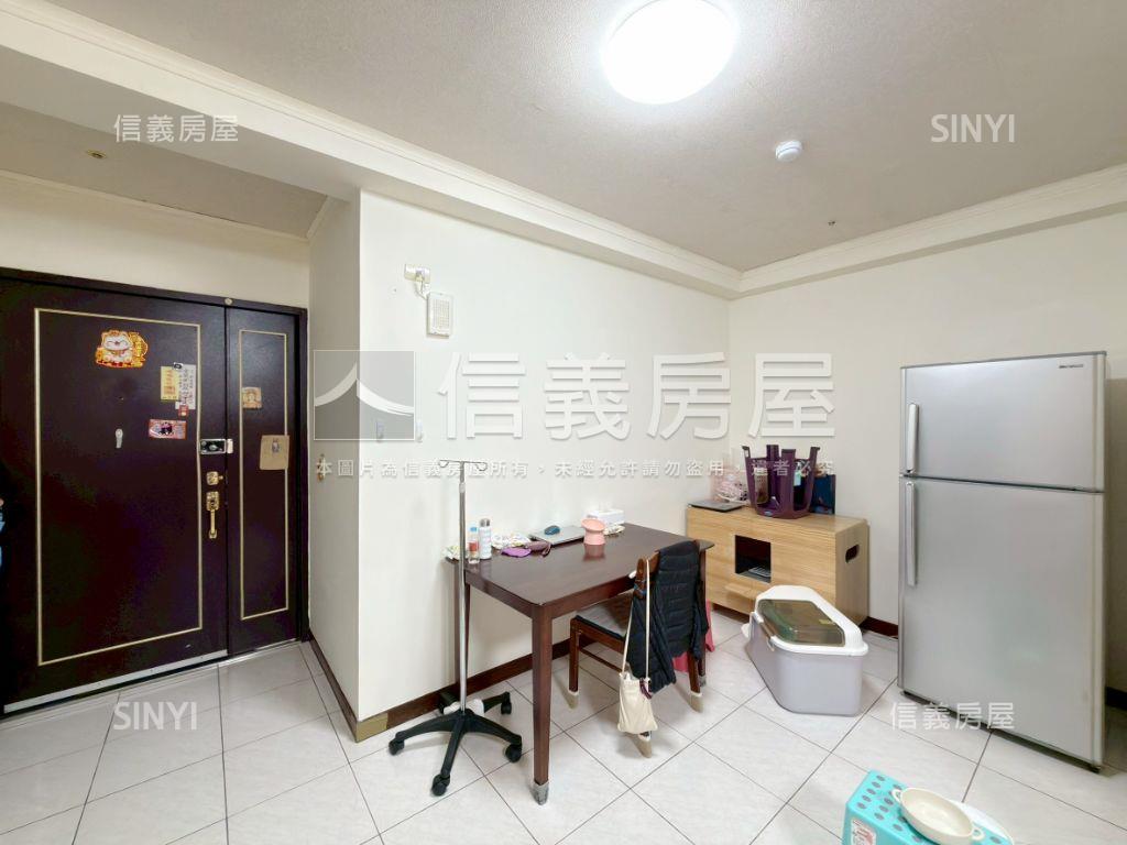 登峰天廈綠意三房房屋室內格局與周邊環境