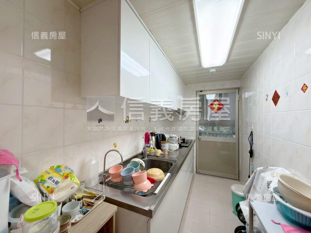 登峰天廈綠意三房房屋室內格局與周邊環境