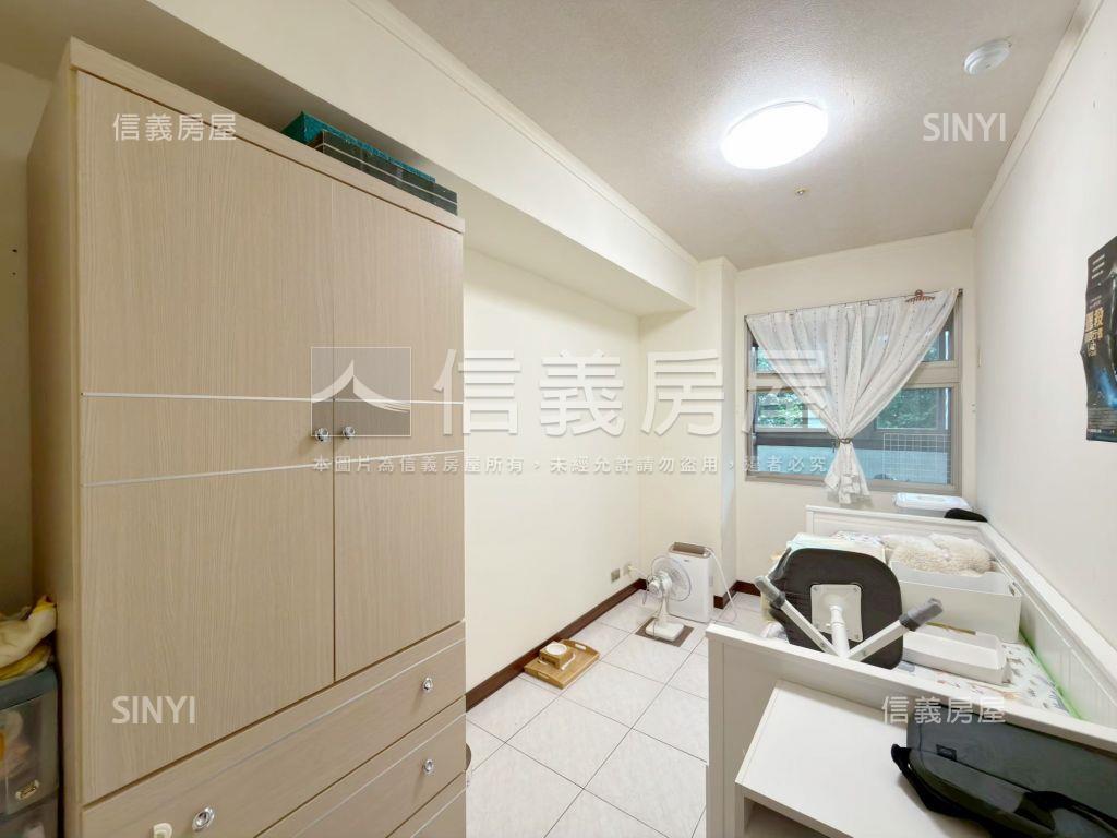 登峰天廈綠意三房房屋室內格局與周邊環境