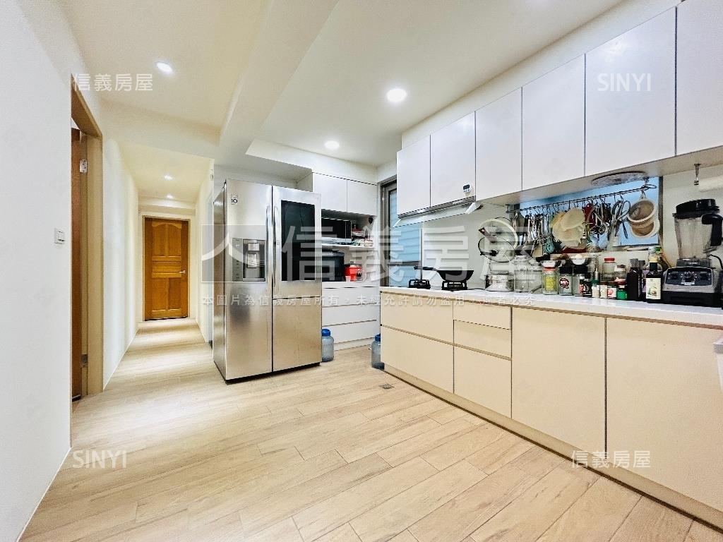 長安裝潢電梯四房車位房屋室內格局與周邊環境