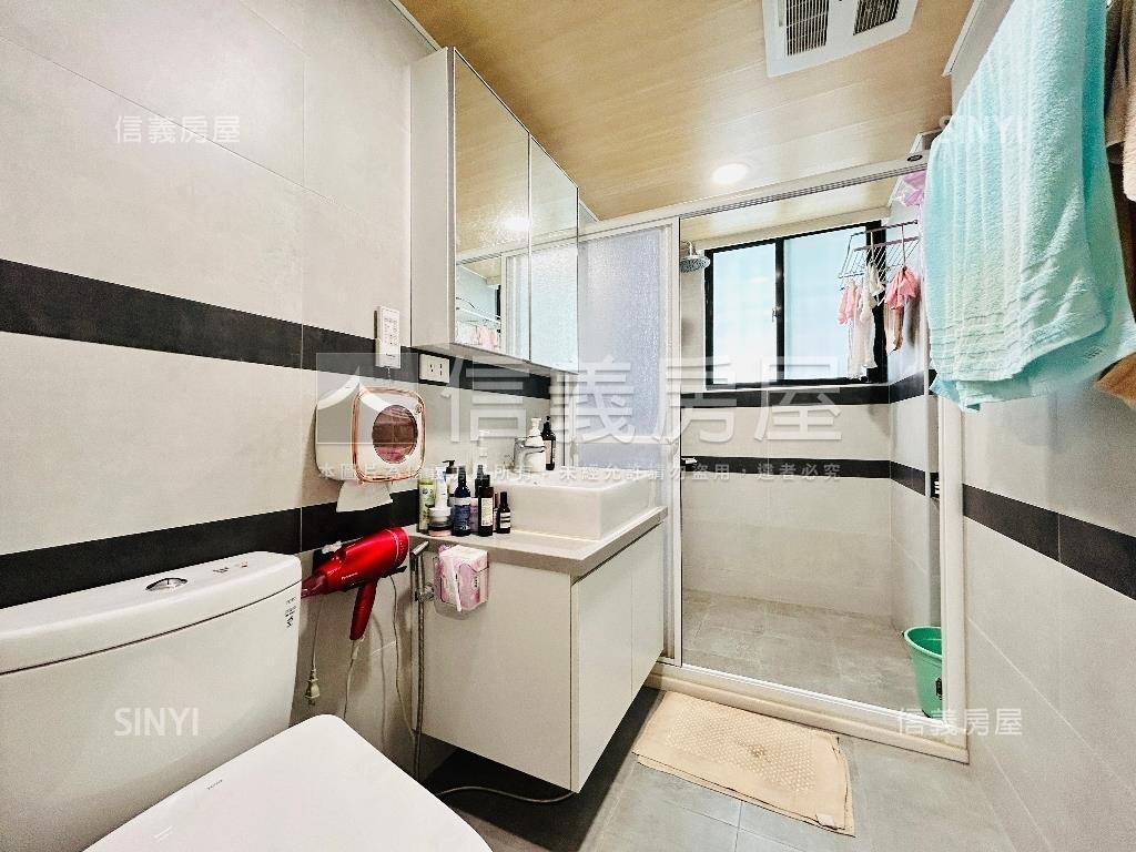 長安裝潢電梯四房車位房屋室內格局與周邊環境